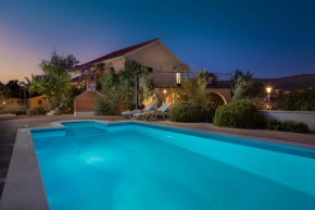 Villa Bravura Milna Brac with private heated pool
